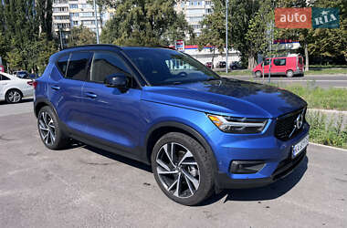Внедорожник / Кроссовер Volvo XC40 2020 в Киеве