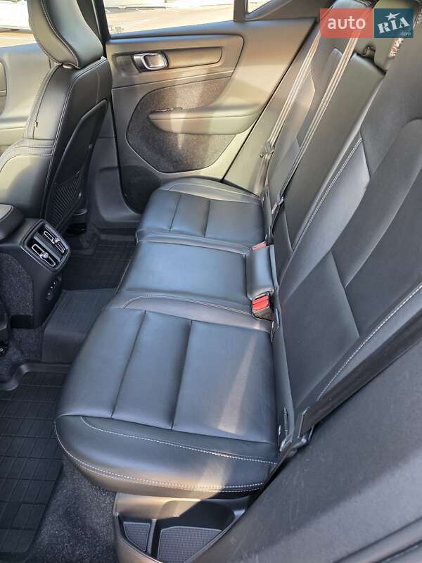 Внедорожник / Кроссовер Volvo XC40 2018 в Киеве