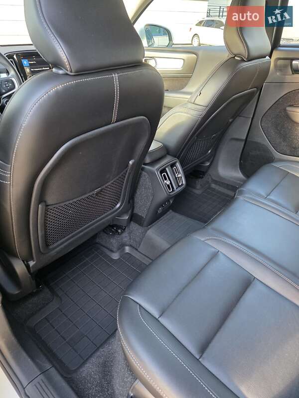 Внедорожник / Кроссовер Volvo XC40 2018 в Киеве