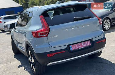 Внедорожник / Кроссовер Volvo XC40 2018 в 
