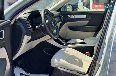 Внедорожник / Кроссовер Volvo XC40 2018 в 