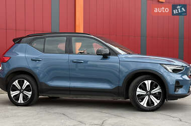 Внедорожник / Кроссовер Volvo XC40 2022 в 