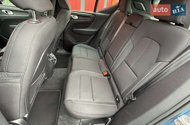 Внедорожник / Кроссовер Volvo XC40 2022 в 