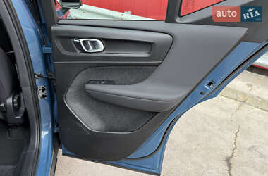 Внедорожник / Кроссовер Volvo XC40 2022 в 