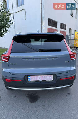 Внедорожник / Кроссовер Volvo XC40 2020 в 