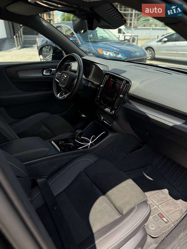 Внедорожник / Кроссовер Volvo XC40 2022 в Черновцах
