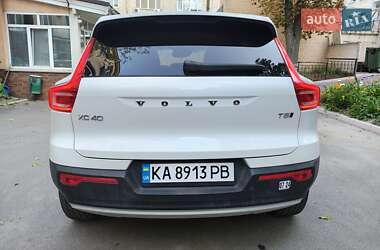 Внедорожник / Кроссовер Volvo XC40 2019 в 