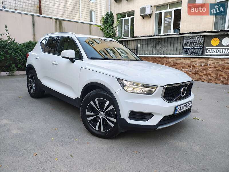Внедорожник / Кроссовер Volvo XC40 2019 в 