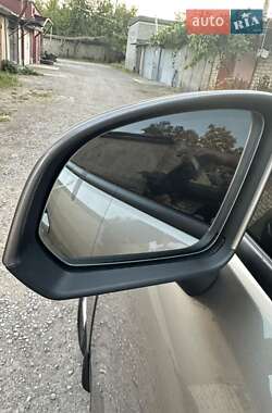 Внедорожник / Кроссовер Volvo XC40 2020 в 