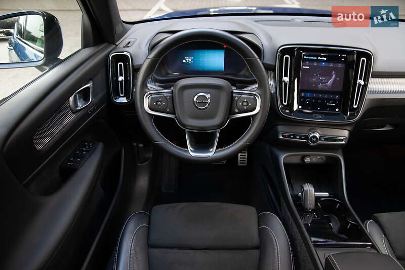 Внедорожник / Кроссовер Volvo XC40 2021 в Киеве