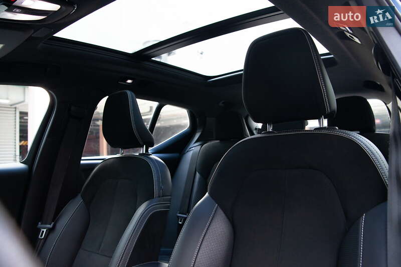 Внедорожник / Кроссовер Volvo XC40 2021 в Киеве
