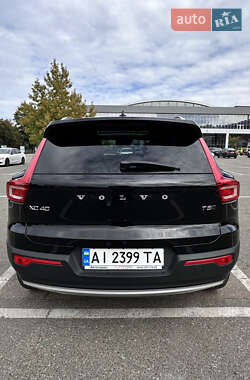 Внедорожник / Кроссовер Volvo XC40 2021 в 