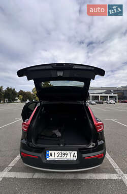 Внедорожник / Кроссовер Volvo XC40 2021 в 