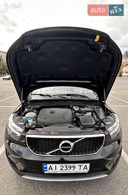 Внедорожник / Кроссовер Volvo XC40 2021 в 