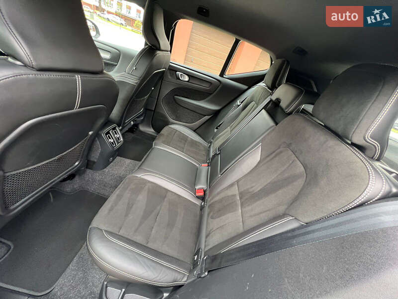 Внедорожник / Кроссовер Volvo XC40 2021 в Ивано-Франковске