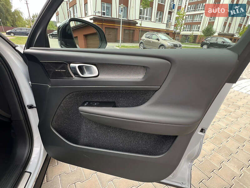 Внедорожник / Кроссовер Volvo XC40 2021 в Ивано-Франковске