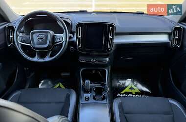 Внедорожник / Кроссовер Volvo XC40 2019 в 