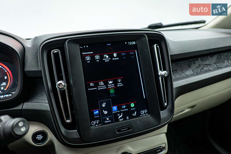Внедорожник / Кроссовер Volvo XC40 2019 в Киеве