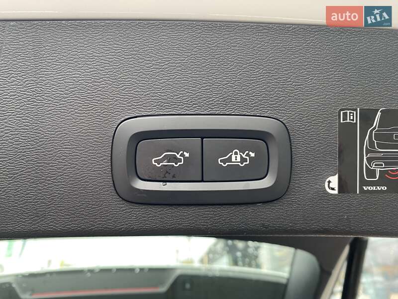 Позашляховик / Кросовер Volvo XC40 2019 в Києві фото 16 Позашляховик / Кросовер Volvo XC40 2019 в Києві