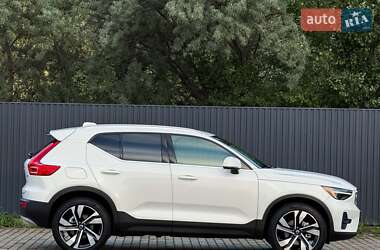 Внедорожник / Кроссовер Volvo XC40 2024 в 