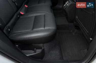 Внедорожник / Кроссовер Volvo XC40 2024 в 