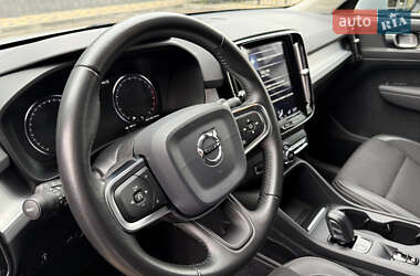 Внедорожник / Кроссовер Volvo XC40 2019 в 