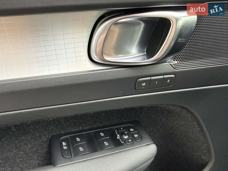 Внедорожник / Кроссовер Volvo XC40 2019 в Киеве фото 18 Внедорожник / Кроссовер Volvo XC40 2019 в Киеве