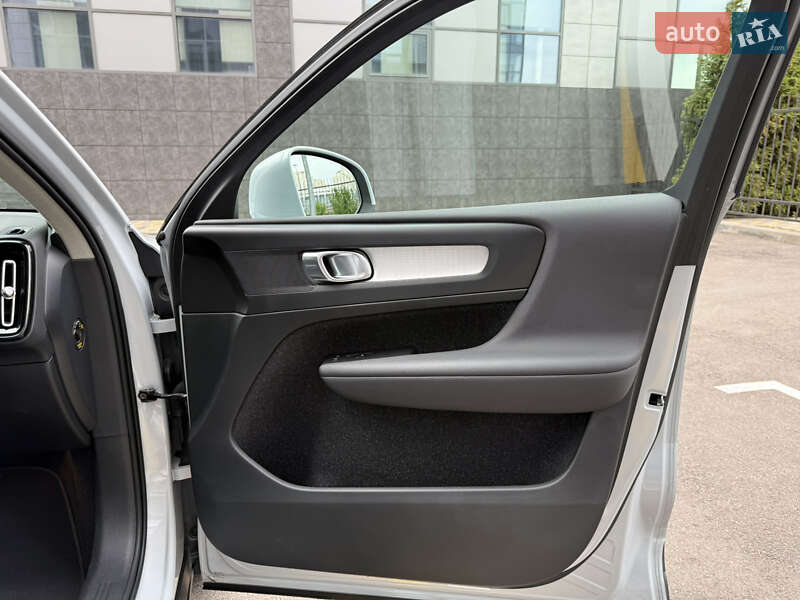 Внедорожник / Кроссовер Volvo XC40 2019 в Киеве фото 38 Внедорожник / Кроссовер Volvo XC40 2019 в Киеве