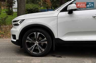 Внедорожник / Кроссовер Volvo XC40 2018 в 