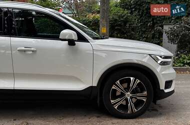 Внедорожник / Кроссовер Volvo XC40 2018 в 