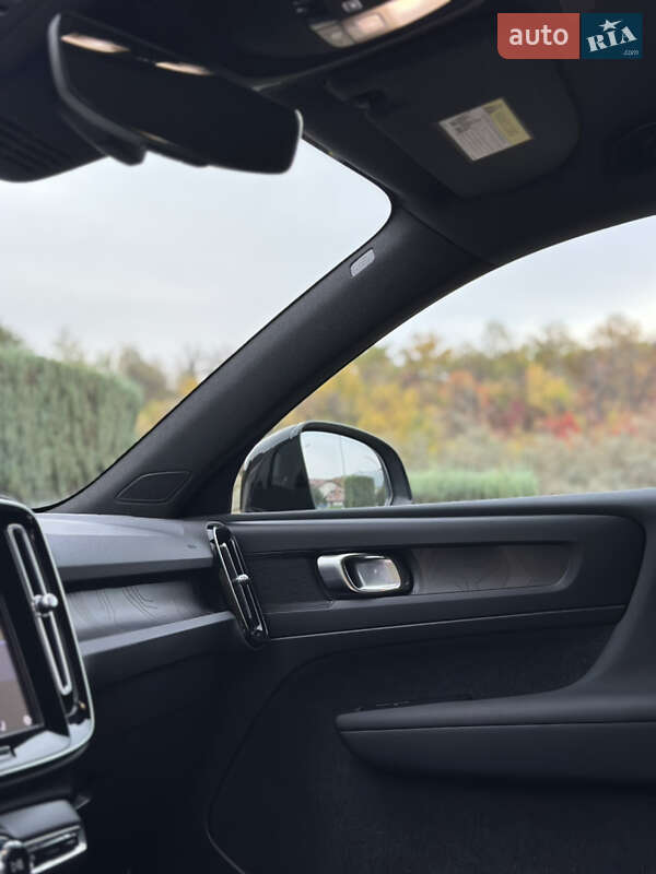 Внедорожник / Кроссовер Volvo XC40 2023 в Днепре