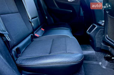 Внедорожник / Кроссовер Volvo XC40 2020 в 