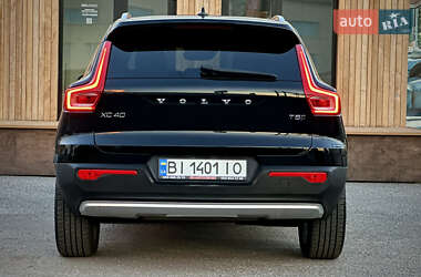 Внедорожник / Кроссовер Volvo XC40 2020 в 
