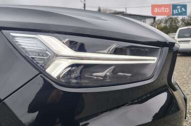 Позашляховик / Кросовер Volvo XC40 2018 в 