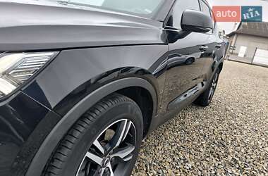 Позашляховик / Кросовер Volvo XC40 2018 в 