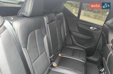 Позашляховик / Кросовер Volvo XC40 2018 в 