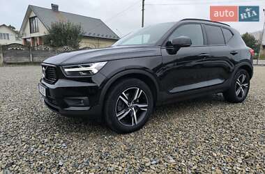 Позашляховик / Кросовер Volvo XC40 2018 в 