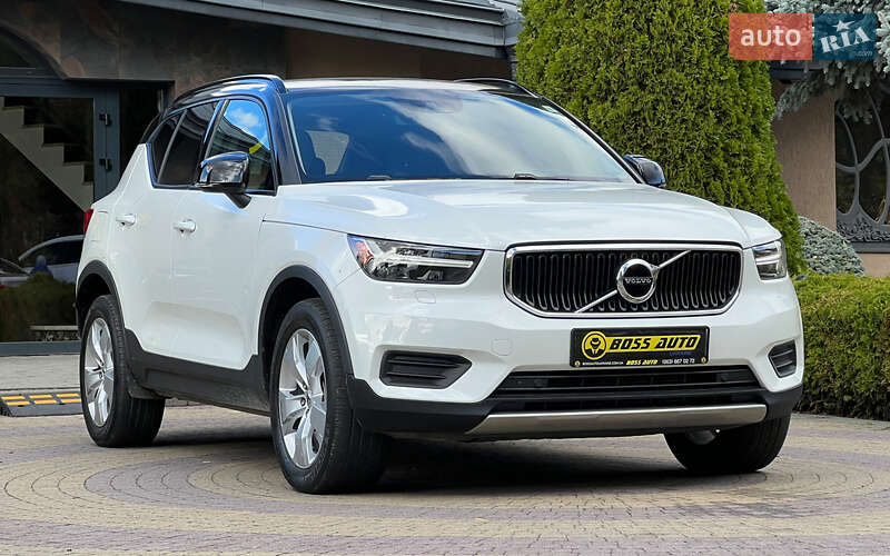 Позашляховик / Кросовер Volvo XC40 2022 в 