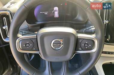 Внедорожник / Кроссовер Volvo XC40 2022 в 