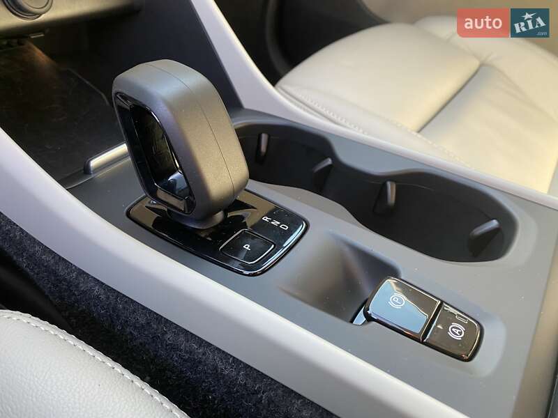 Внедорожник / Кроссовер Volvo XC40 2022 в Одессе