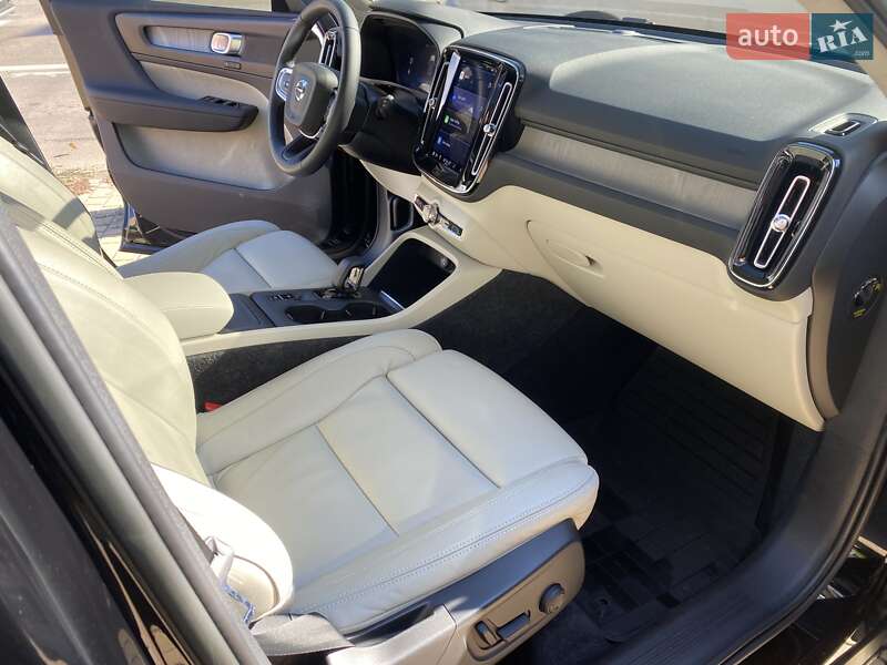 Внедорожник / Кроссовер Volvo XC40 2022 в Одессе