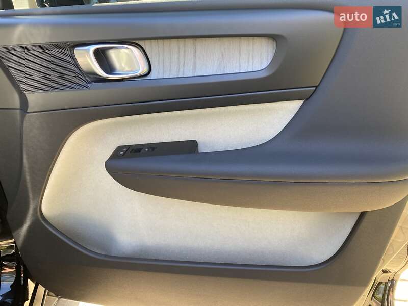 Внедорожник / Кроссовер Volvo XC40 2022 в Одессе