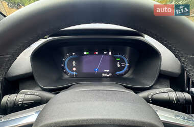 Внедорожник / Кроссовер Volvo XC40 2024 в 
