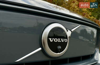 Внедорожник / Кроссовер Volvo XC40 2021 в 