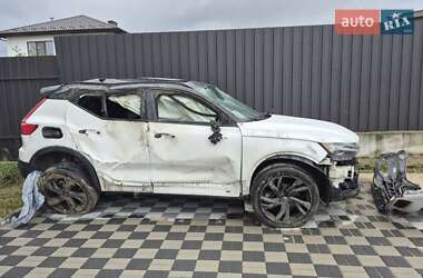 Внедорожник / Кроссовер Volvo XC40 2018 в Ирпене