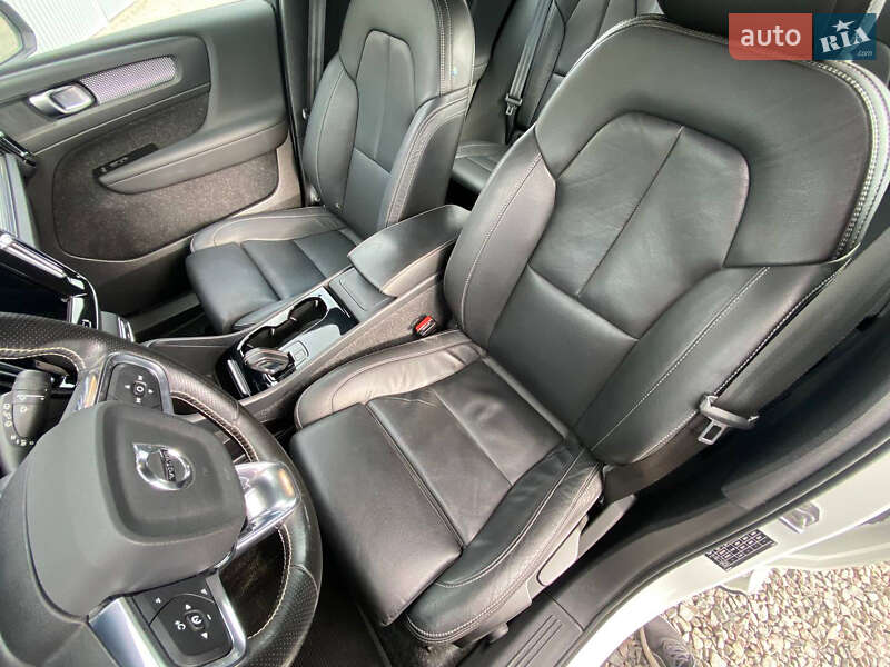 Внедорожник / Кроссовер Volvo XC40 2021 в Самборе