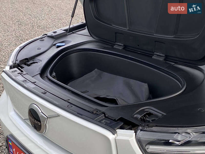 Внедорожник / Кроссовер Volvo XC40 2021 в Самборе