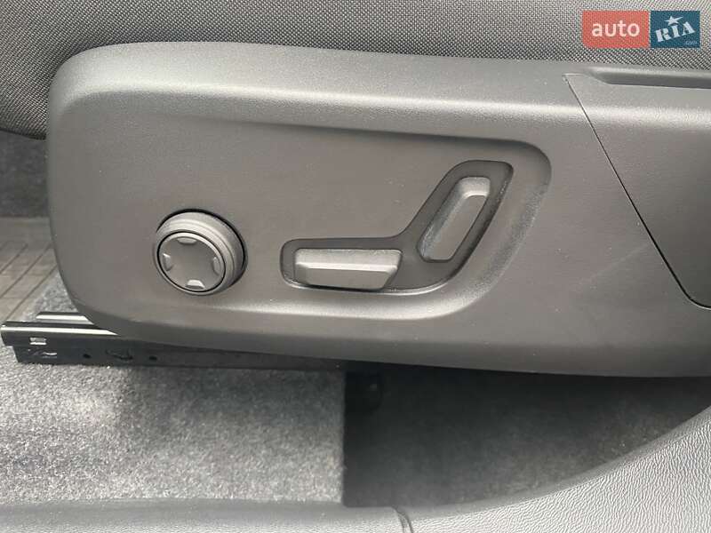 Позашляховик / Кросовер Volvo XC40 2024 в Києві фото 17 Позашляховик / Кросовер Volvo XC40 2024 в Києві