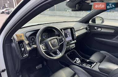 Позашляховик / Кросовер Volvo XC40 2018 в  фото 25 Позашляховик / Кросовер Volvo XC40 2018 в