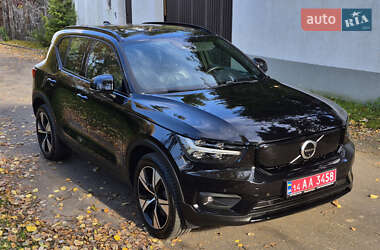 Внедорожник / Кроссовер Volvo XC40 2021 в 